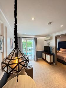 Seven Seas Côte dAzur Pool Access 1Bed