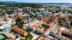 Walk to Marina & Beach - Renovated - Parking