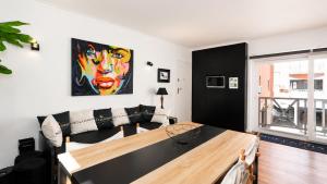 Walk to Marina & Beach - Renovated - Parking