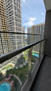 BEST CHOICE 5min walk to entertainment complex - Vinhomes Grand Park, Hồ Chí Minh City - 2br apartment with a balcony