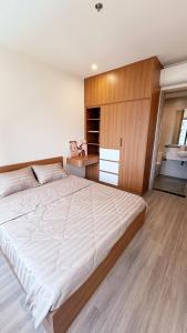 BS8 The Beverly Solari - Vinhomes Grand Park, Hồ Chí Minh City - 2 bedroom apartment with a balcony