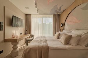 Persante Sunrise Collection by Downtown Apartments
