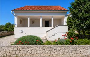 Awesome Home In Ugljan With Wifi