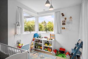 Spacious Architect-Designed Villa 2 Baths