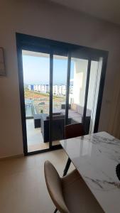 Rmilat Garden N8 vue sur la piscine