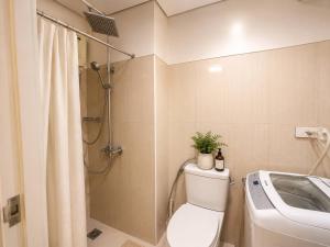 Luxury Open Concept Condo Front of Mall Of Asia at Shell Residences Tower B