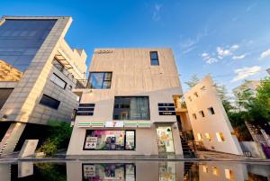 YT Tailored Service Home near Hongik Univ Station