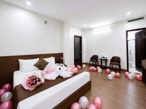 Ho Sen Xanh Hotel