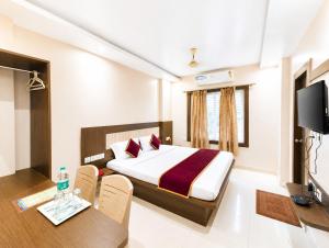 HOTEL NEW PREMIUM #HOME TOWN PURI - Near SWARGADWAR GOLDEN BEACH and Shree Jagannath Temple - Fully - Air - Conditioned-with-Lift-wifi - and Parking Facilities - Near Bengali Market with Prime Location - Best Hotel In Puri