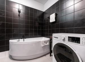 Gdańsk Airport Comfort Apartment by BookingHost