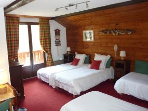 Hotels Les Glieres - Champagny-en-Vanoise : Chambre Quadruple Supérieure 