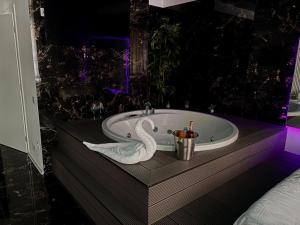 S O P H I A room by 50 shades