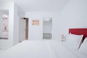 Londe du Lac - chic apartment with private suite S16