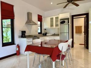 Villa Vikaya - private Unterkunft mit Pool, Strandnähe