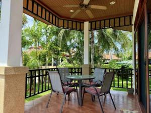 Villa Vikaya - private Unterkunft mit Pool, Strandnähe