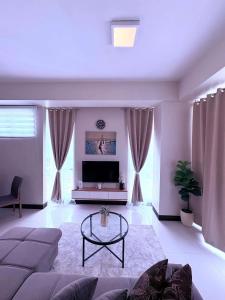 8 Newtown boulevard