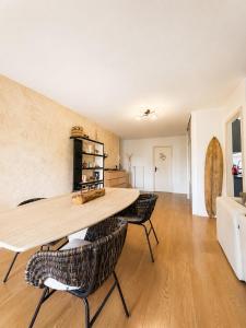Stylish 2- Bedroom Apartment - Terrace - Free Parking -5min Basel Airport