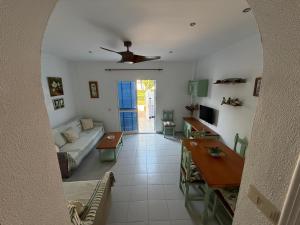 Apartamento en Urbanización con Piscina