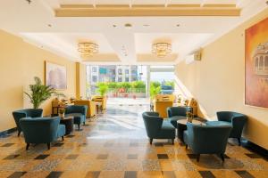 Bodhi People Luxury 1RK Studio with Balcony & Pool near Airport