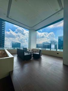 Premium 1BR Stay One Uptown Residences BGC