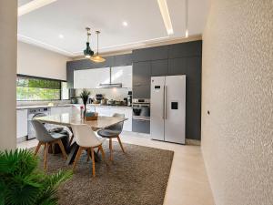 Elegant modern villa with Pool and Hammam