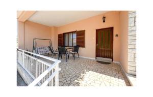 Pet Friendly Apartment In Novi Vinodolski