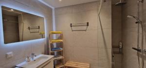 2 bedroom new apartment by the sea in a new house - Vista