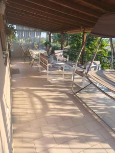 "2steps from the BEACH"