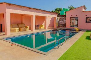 Glamour Lodges and Apartments