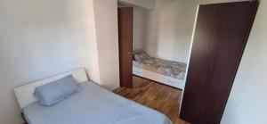 Apartment 27