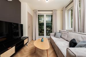 Urban Retreat - Krowoderska Apartment - by Upstairs