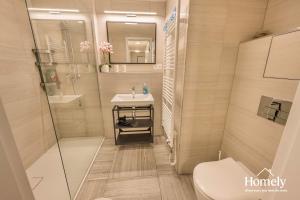 APT with Private Parking - Balcony - Prague Center