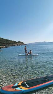 Orangenes Ferienzimmer am Meer ca 180 Meter Luftlinie zum Strand