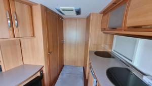 Campingplatz Jurahöhe Wohnwagen Hütte Flieder