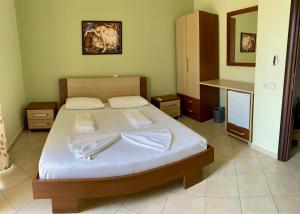 Dhimitri Rooms