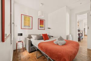 Grand & Spacious 3BR Home for 8 in Paris 10th