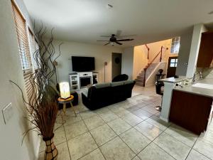 Alamo City Retreat - Wi-Fi, Parking, Self Check In