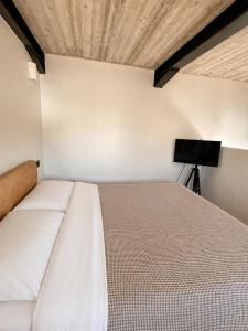Eros Suite, Private Pool Retreat in Skyros