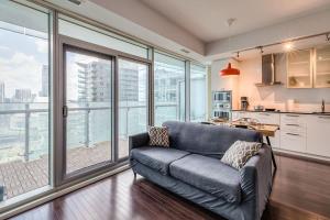 CN Tower View Condo with Pvt Balcony & Work Space
