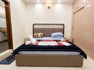 Homlee Parampara 4BHK-Central DEL-Lift-Parking