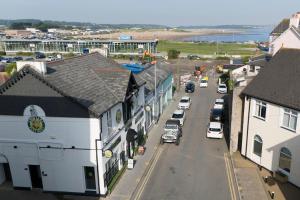 Rock n Roll Retreat Sea View Porthcawl