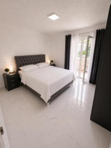 Villa Azar