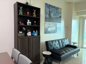 Spacious 1Br with Balcony at Beacon with Pool, 100mbps internet