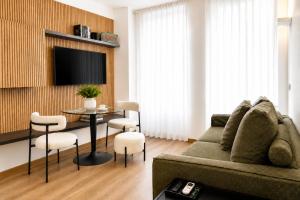Jada Monforte- Exclusive Apt in the Heart of the City
