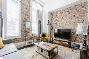 Charming ArtPad Studio in Savannah Historic District