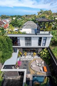 Villa Carlita Uluwatu - Modern 3BR Pool Villa