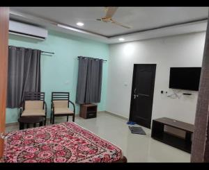 Rail connect hotel statue of unity