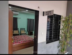 Rail connect hotel statue of unity
