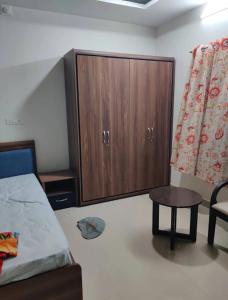 Rail connect hotel statue of unity
