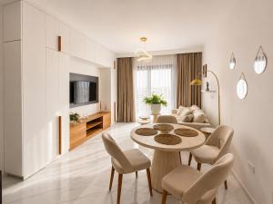 Stylish 1BR Apartment in Riverside Life